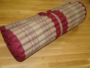 TK0020-16 Thai-/Yogamatte "gross" - bordeaux/hellbraun/Blume